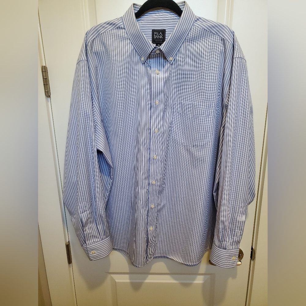 Jos A Bank Men's Dress Shirt